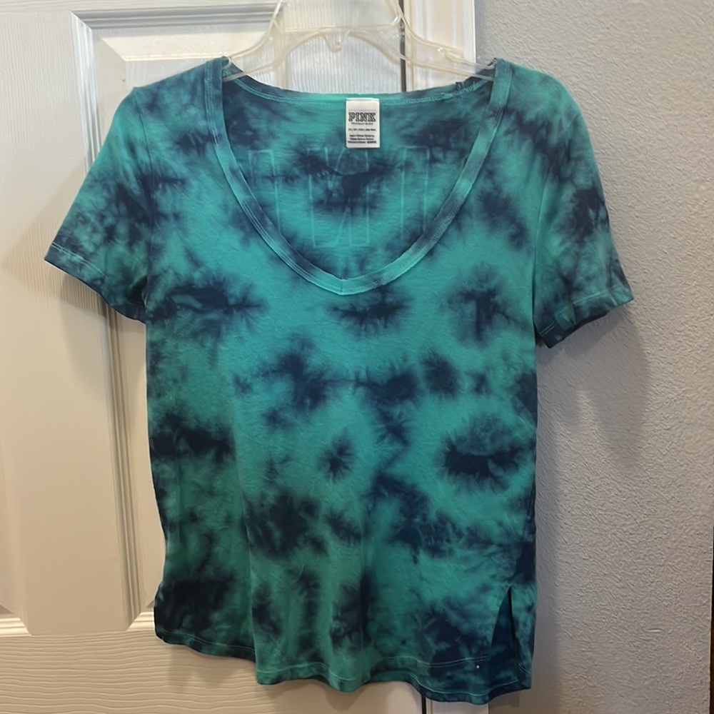 Pink V-neck - Picture 2 of 3